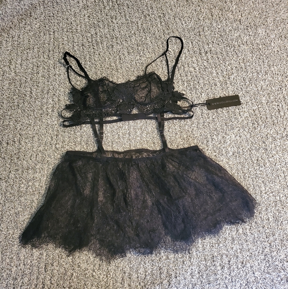 NWT Black Widow, Black Lace Garter Babydoll w/matching G-string, Size XL